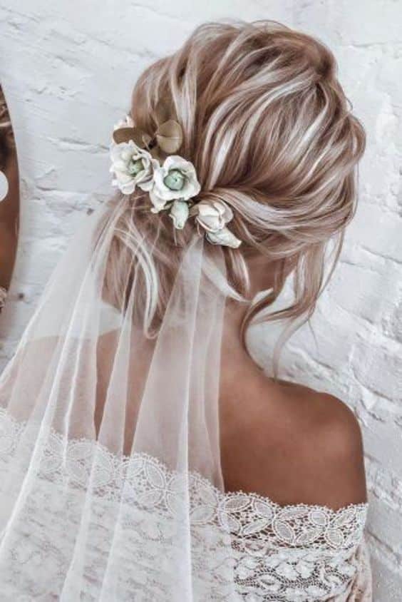 7 Gorgeous Wedding Hairstyles with Veil to Look Like a Princess on the Biggest Day of Your Life (12)