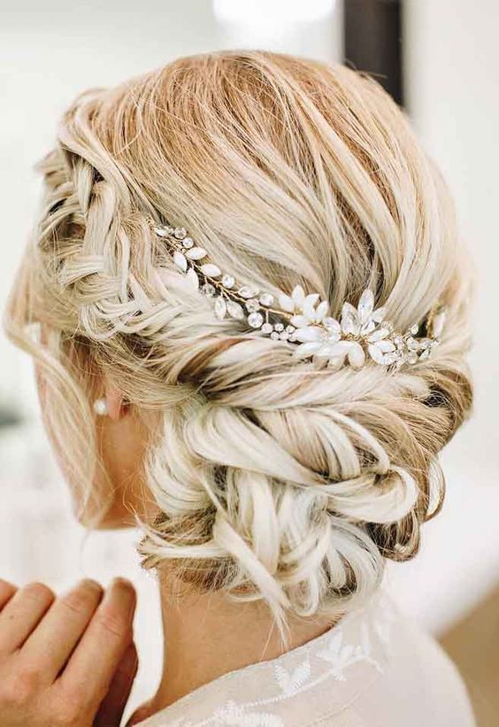 7 Gorgeous Wedding Hairstyles with Veil to Look Like a Princess on the Biggest Day of Your Life (12)