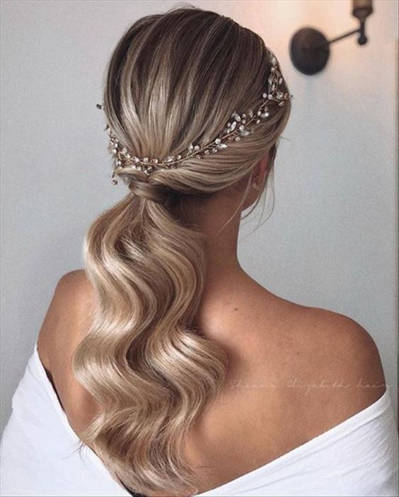 15 Best Prom Hairstyles For Long Hair (1)