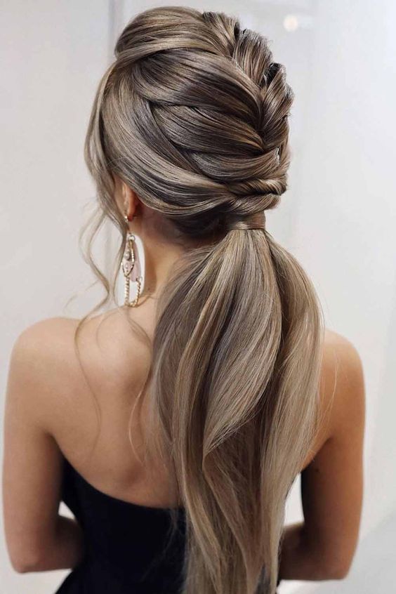 15 Best Prom Hairstyles For Long Hair (1)