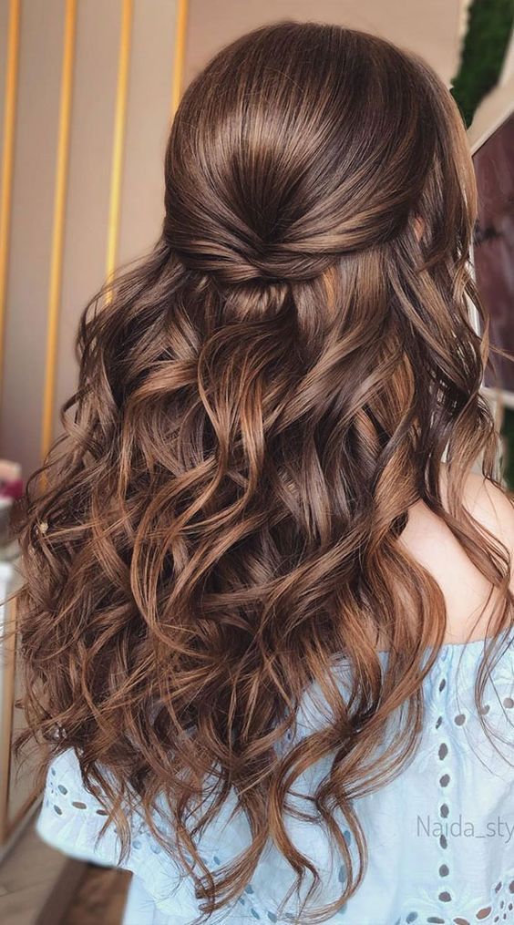 15 Best Prom Hairstyles For Long Hair (1)