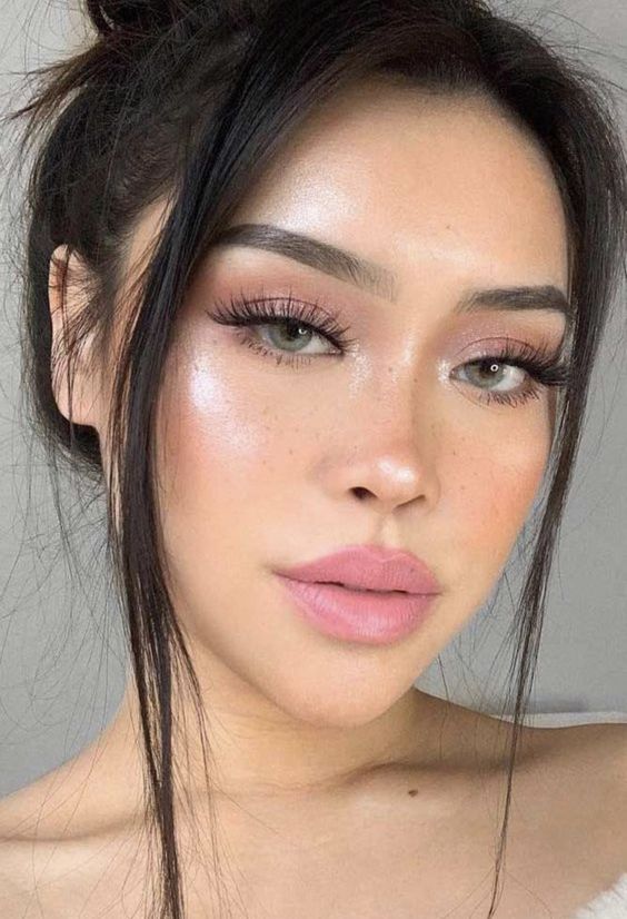 30 Dramatic Summer Soft Makeup Looks You Wish to Wear this Season!