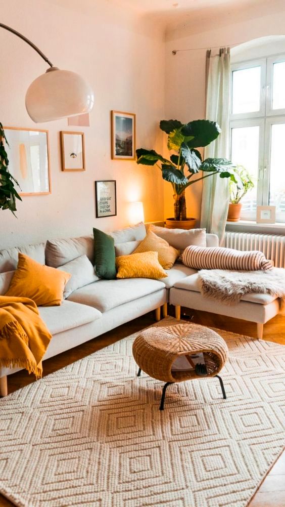 30 Elegant Summer Living Room Decor Ideas You Can Actually Adopt