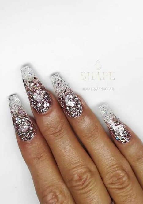 25 Beautiful Bling Nails with Glitters that You Dreamt Of 2021