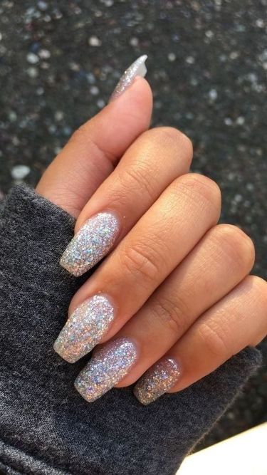 25 Beautiful Bling Nails with Glitters that You Dreamt Of 2021