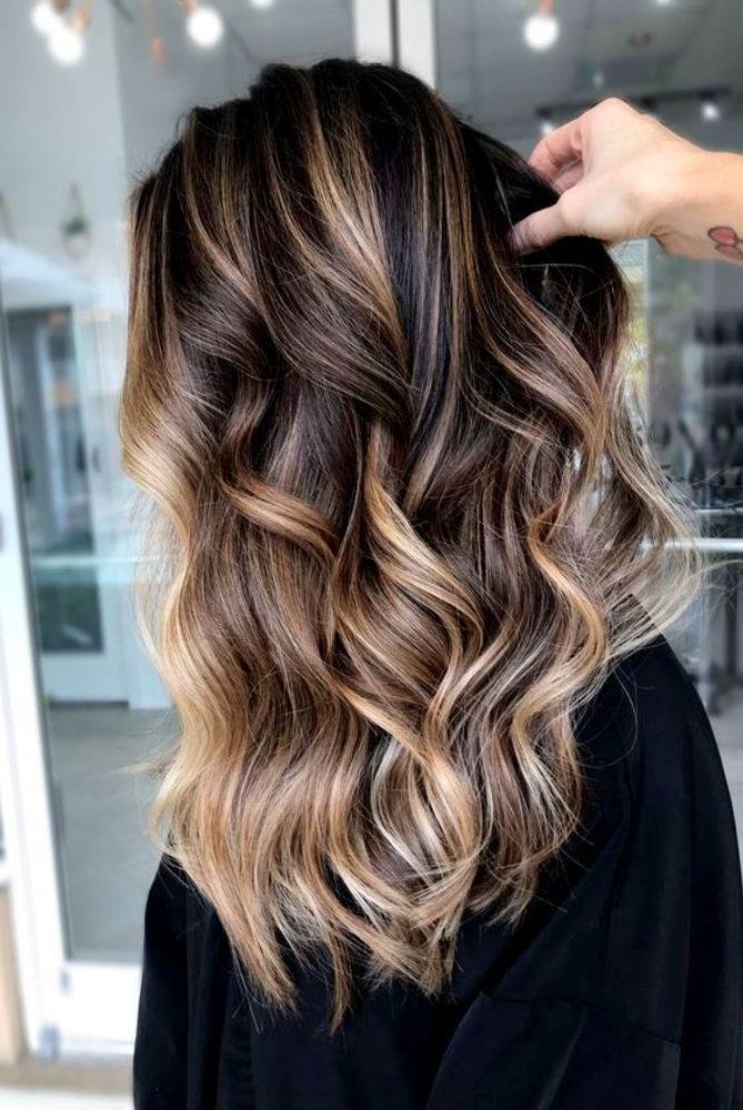 25 Delicate Spring Hair Color For Brunettes Balayage 2021