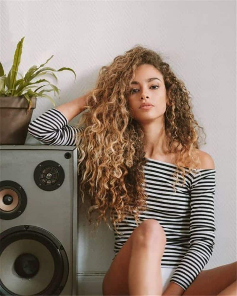 29 Best Loose Curly Hairstyles : Best ideas For Sexy Girl