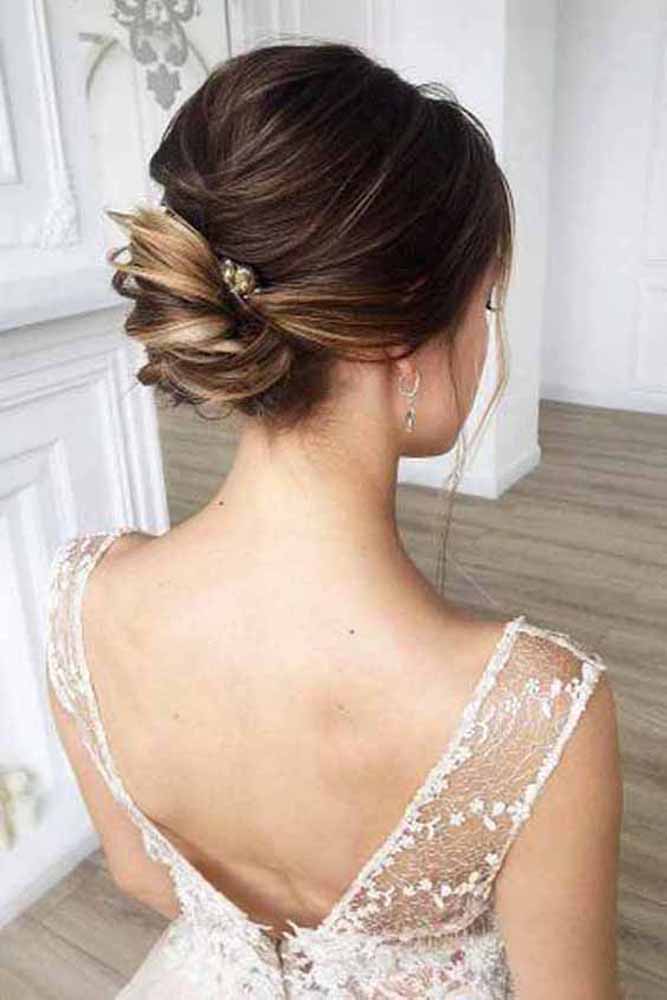 30 Best Short Wedding Hairstyles To Try This Season