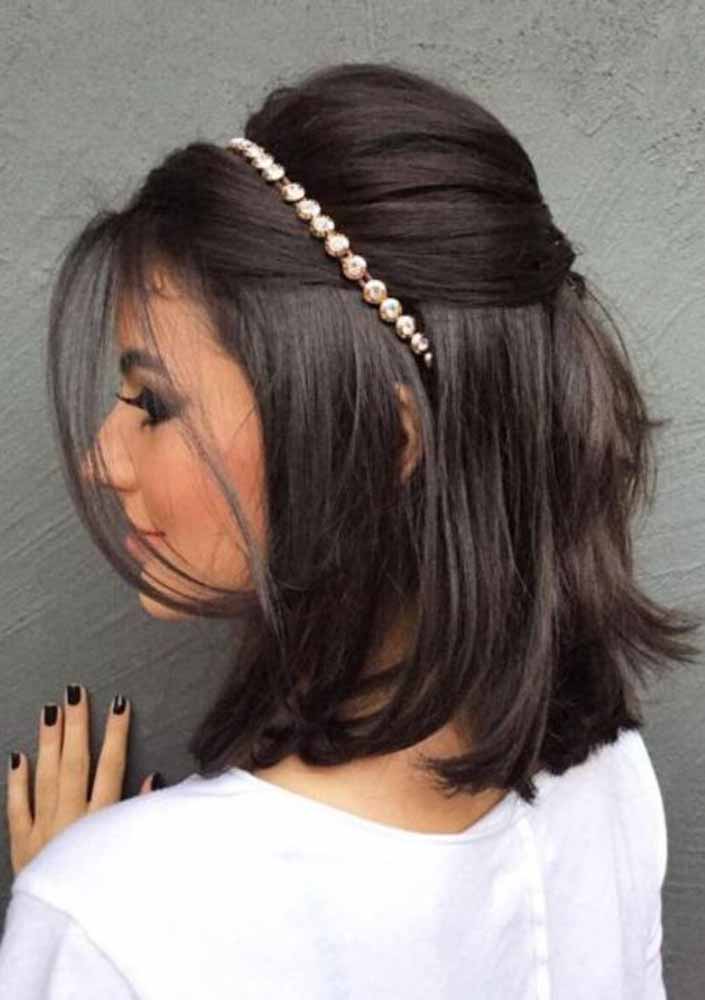 30 Best Short Wedding Hairstyles To Try This Season