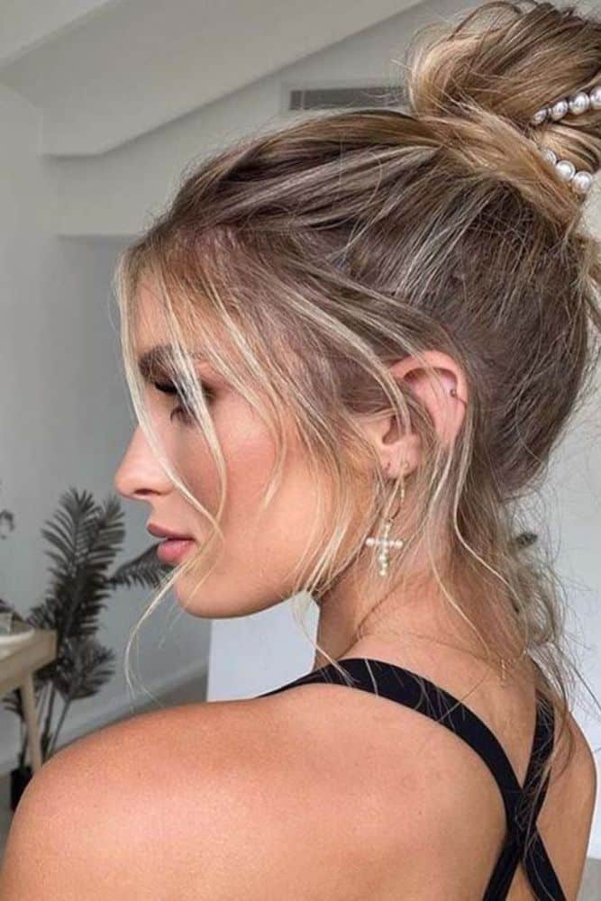 Dreamy Fall Bun Hairstyles Of Most Of The Girls