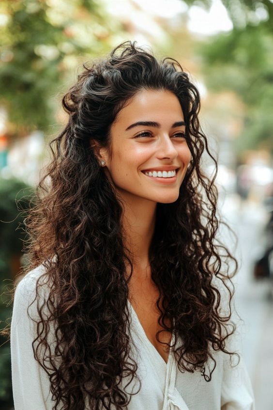 Maintain Curly Hair: Expert Tips for Gorgeous, Frizz-Free Curls