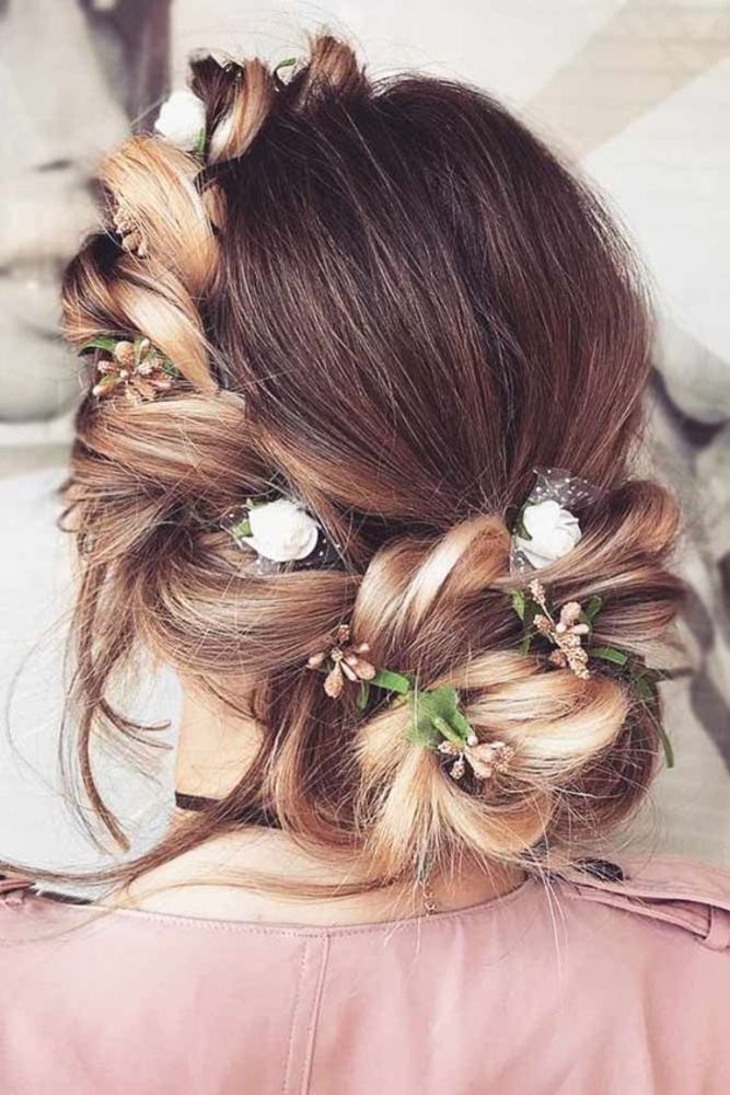 30 Quick Updos For Fall Most Beautiful Updos Hairstyles for You 2021